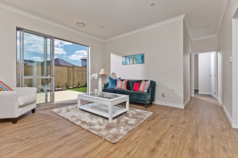 Classic-Oak-Brown-Laminate-Flooring-Interior33