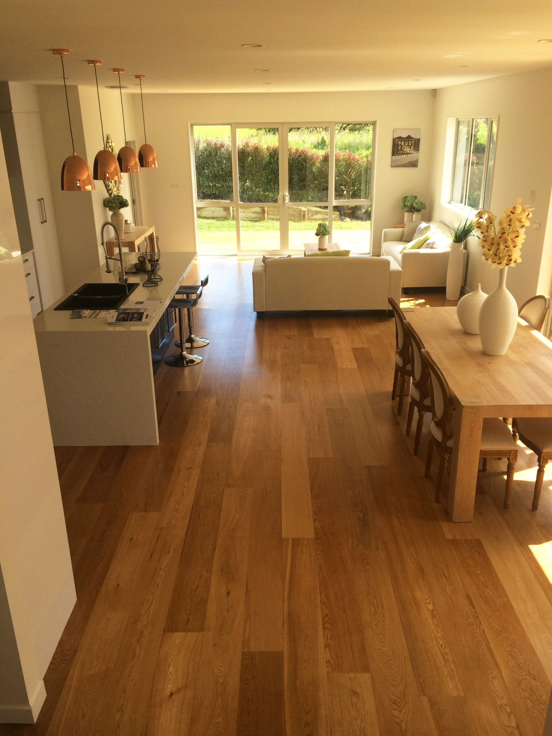 Natural-Oak-Matt-Engnieered-Hardwood-Flooring-TG9107-Interior2