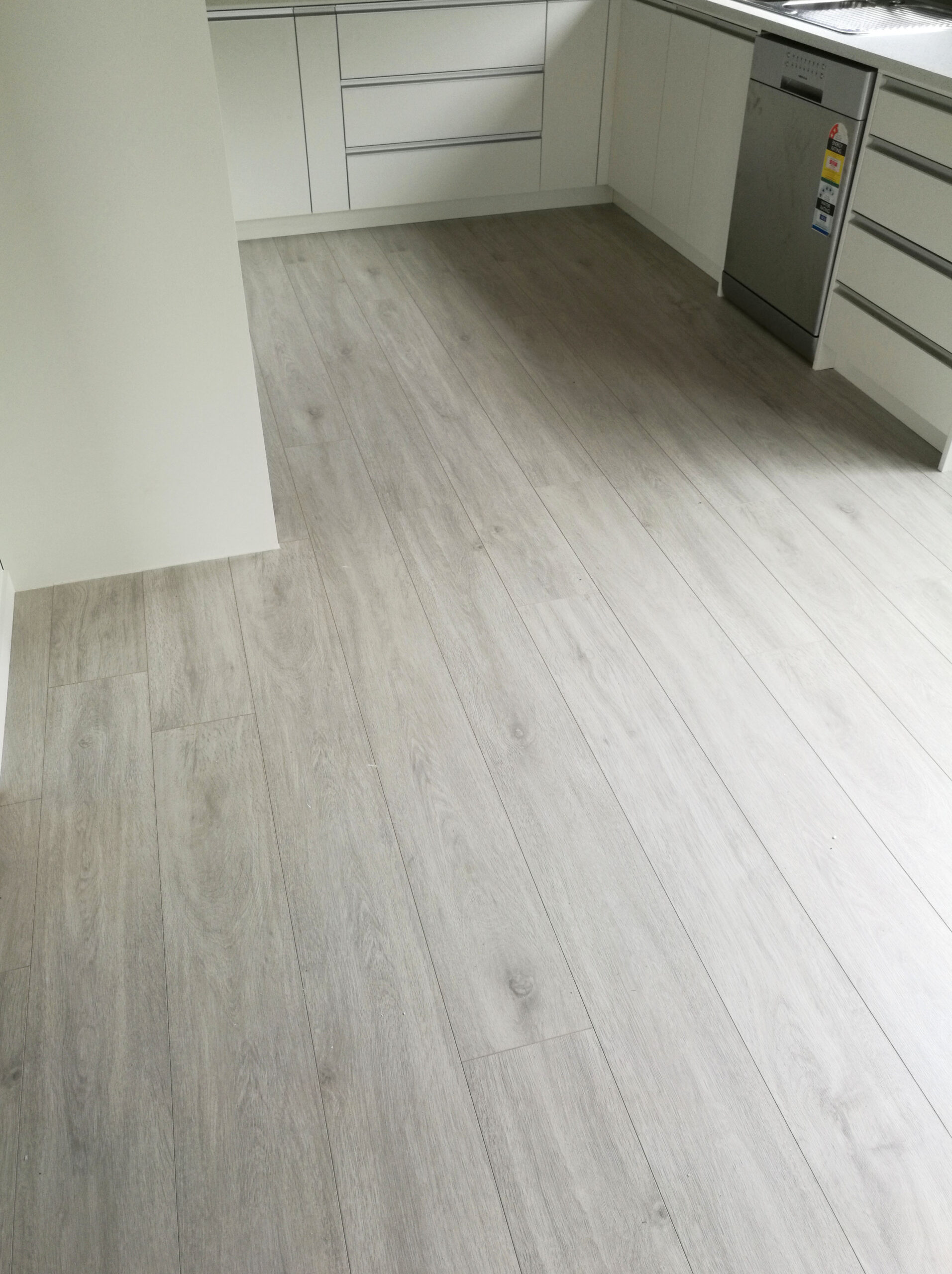 Elegant-Oak-Grey-Laminate-Flooring-Interior