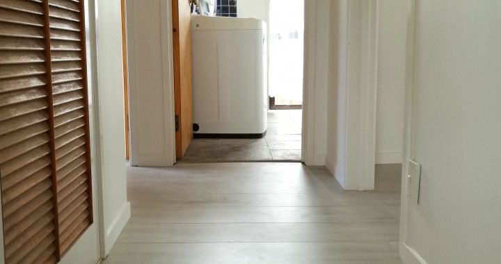 Elegant-Oak-Grey-Laminate-Flooring-Interior