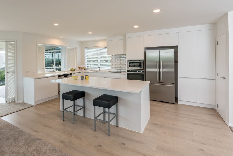 White-Washed-Oak-Laminate-Flooring