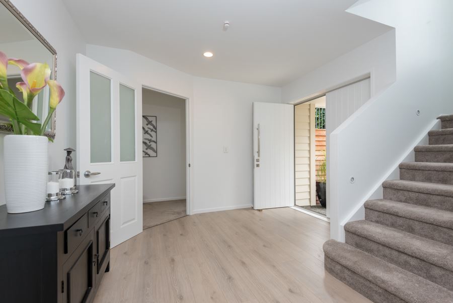 White-Washed-Oak-Laminate-Flooring