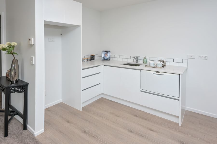 White-Washed-Oak-Laminate-Flooring