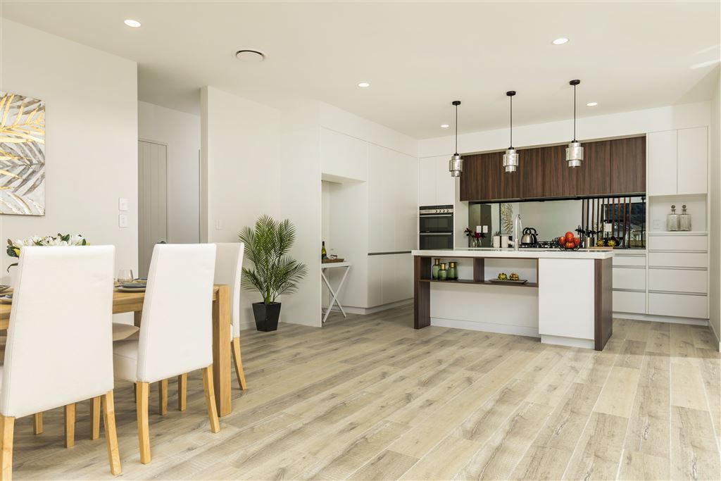 Rustic-Barnwood-White-Laminate-Flooring