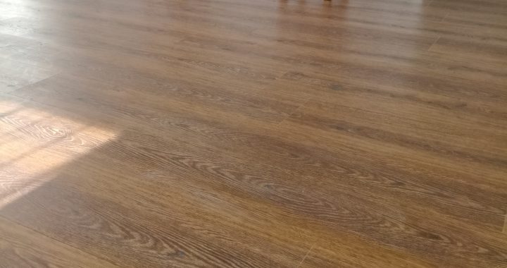 Smoked-Oak-Brown-Vinyl-WPC-Flooring-Plank