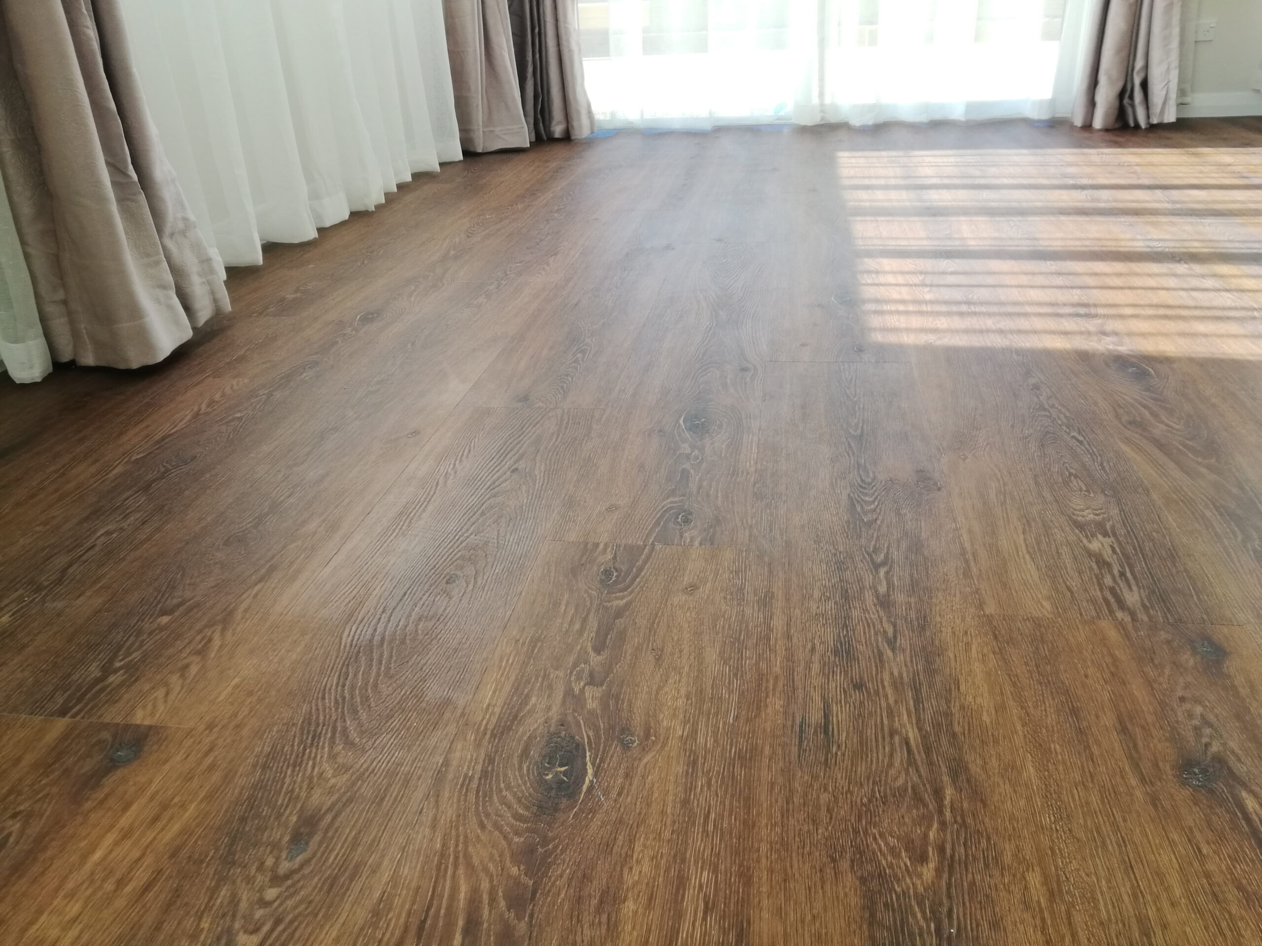 Smoked-Oak-Brown-Vinyl-WPC-Flooring-Plank