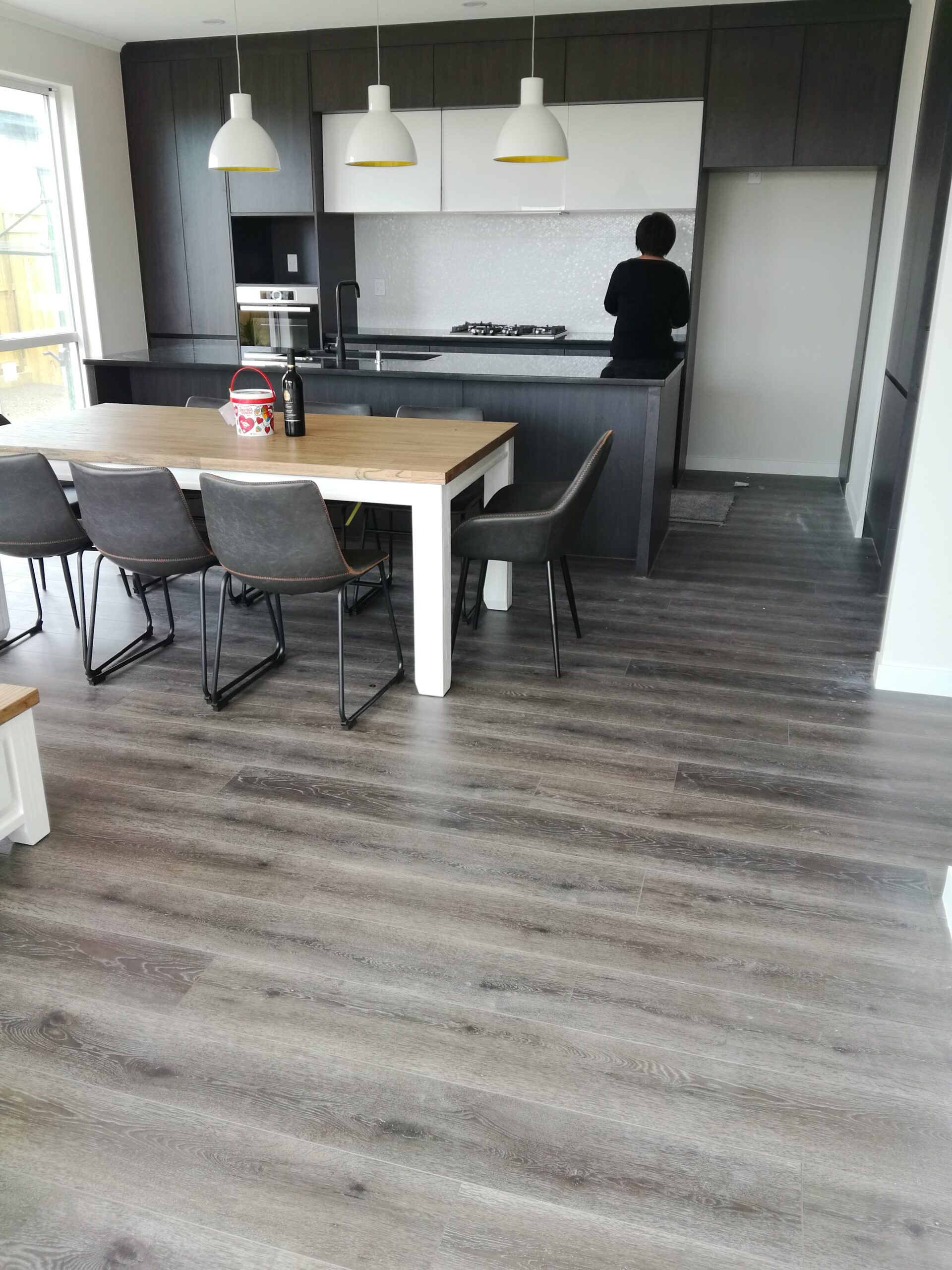 Dark-Vintage-Country-Oak-Laminate-Flooring