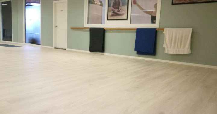 White-Washed-Oak-Vinyl-WPC-Flooring